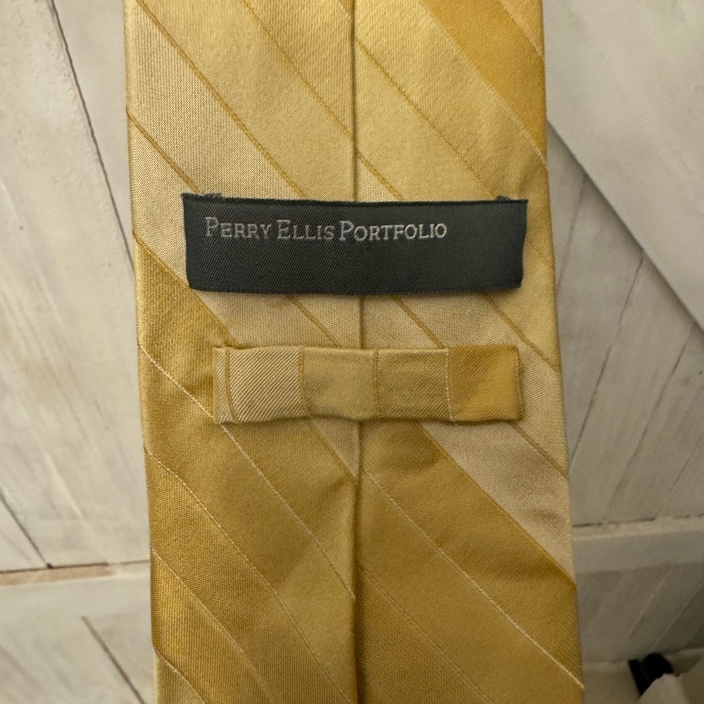 Perry Ellis Portfolio - Gold / Striped - Neck Tie - Picture 3 of 3